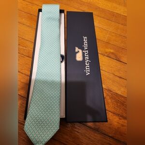 Vineyard Vines Tie NWT